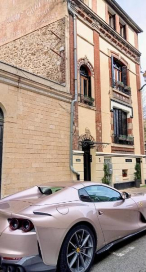 LES LOGES DU THEATRE, MAISON 150m2, Jeux, sauna, 6 chambres 14 voyageurs MAX Quartier CHIC historique, 200m de l'Avenue de Champagne, Gare, Musée, Jardins, toutes commodités DEGUSTATION de CHAMPAGNE O